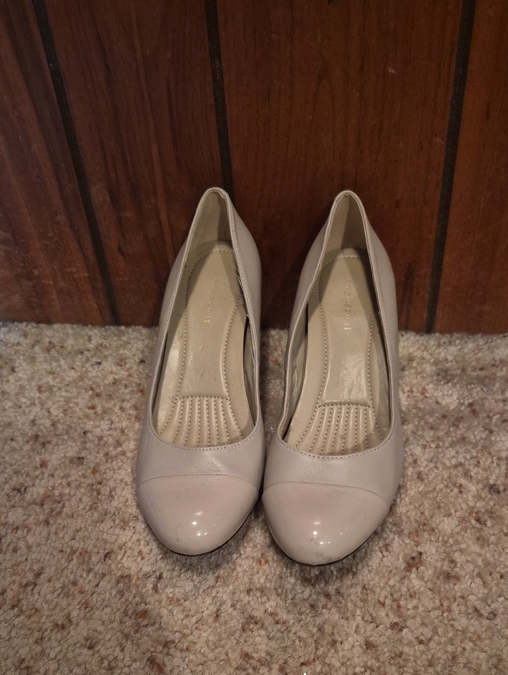 Easy SPIRIT Women’s Neutral Cream Round-Toe Pumps